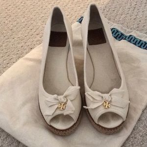 Tory Burch sz 6 Jackie peep toe wedge espadrille